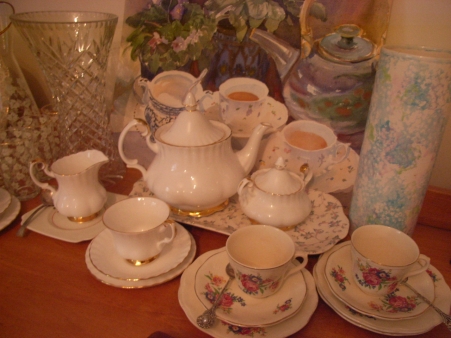 Some more little treasures from my china cabinet